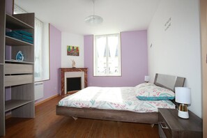 2 bedrooms, iron/ironing board, Internet, bed sheets