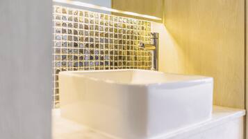 Basic Room, 1 Bedroom (305(withpet)) | 1 bedroom, free WiFi