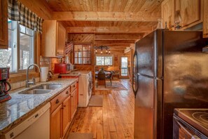 Réfrigérateur, micro-ondes, four, lave-vaisselle