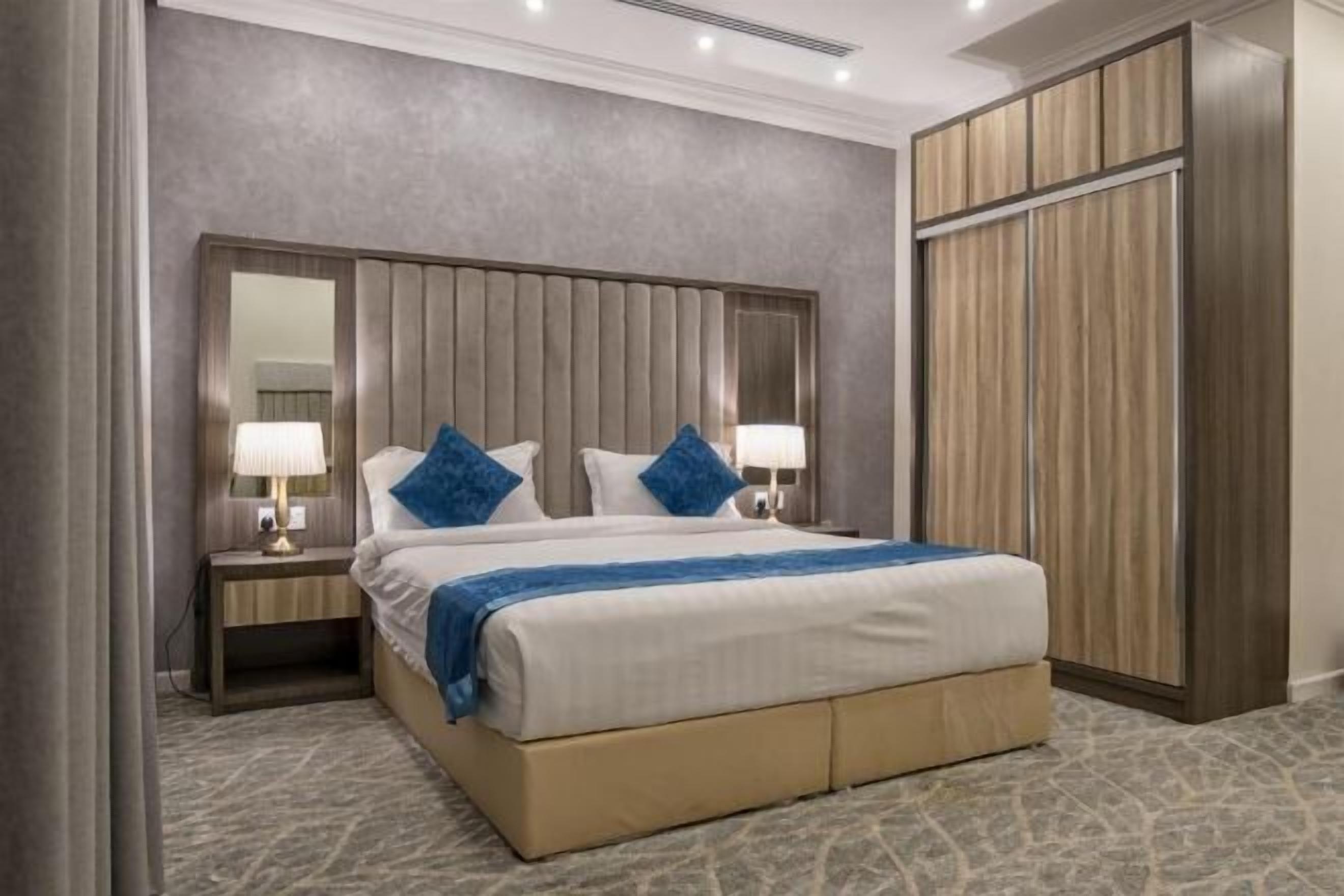 エジプト綿のシーツ、高級寝具、アイロン / アイロン台、ベビーベッド (無料)