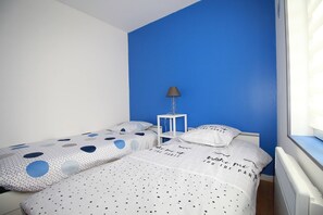 3 bedrooms, iron/ironing board, Internet, bed sheets