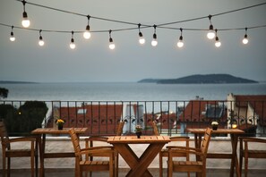 Terrace/patio - Huzurla Otel (Urla)