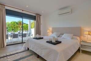 3 bedrooms, iron/ironing board, WiFi, bed sheets - Modern and nice villa  with private pool in Benissa, Costa Blanca, Spain for 6 persons (Benissa)