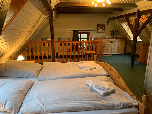 2 chambres, lit parapluie