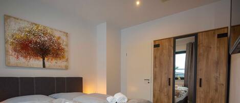 4 chambres, lit parapluie, Wi-Fi, draps fournis