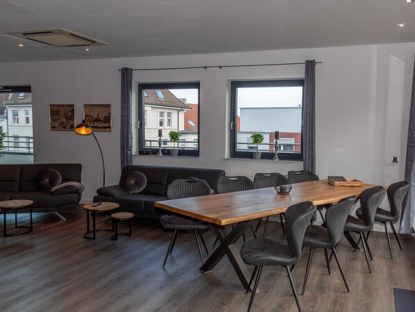 Imagen sin descripción, 1 de 23, botón