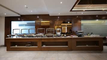 Free daily buffet breakfast