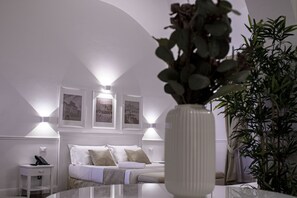 Hypo-allergenic bedding, down duvets, minibar, in-room safe