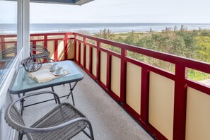 Outdoor dining - Terrace house, apartment 96 (Cuxhaven)