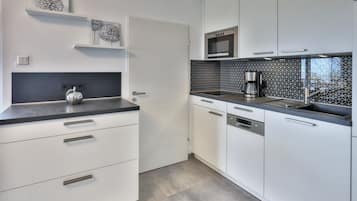 Kühlschrank, Mikrowelle, Geschirrspüler