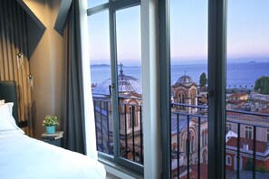 Deluxe Deniz Manzarali | Premium bedding, minibar, desk, blackout drapes - Hotel Bronte (Istanbul)