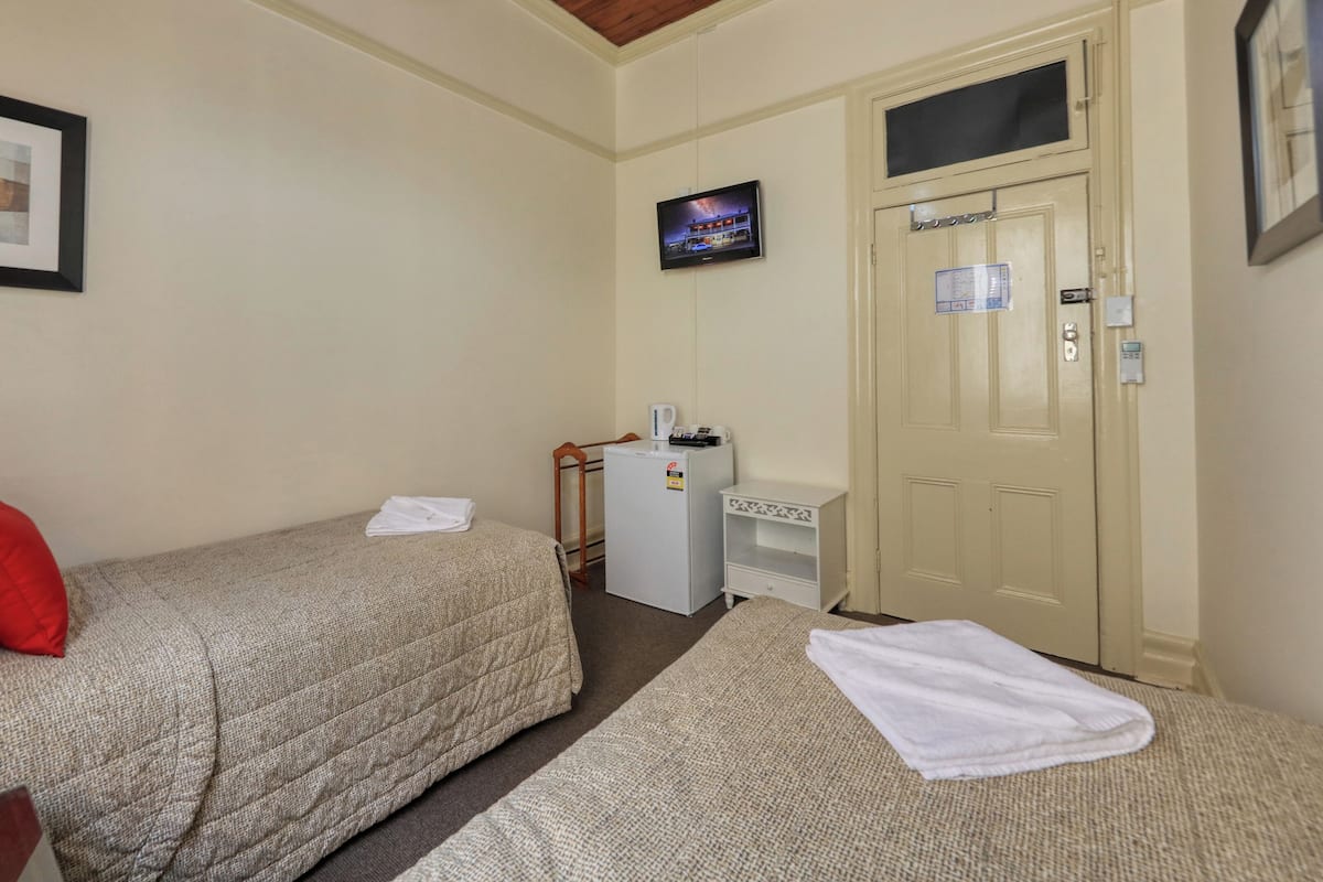 Free WiFi, bed sheets