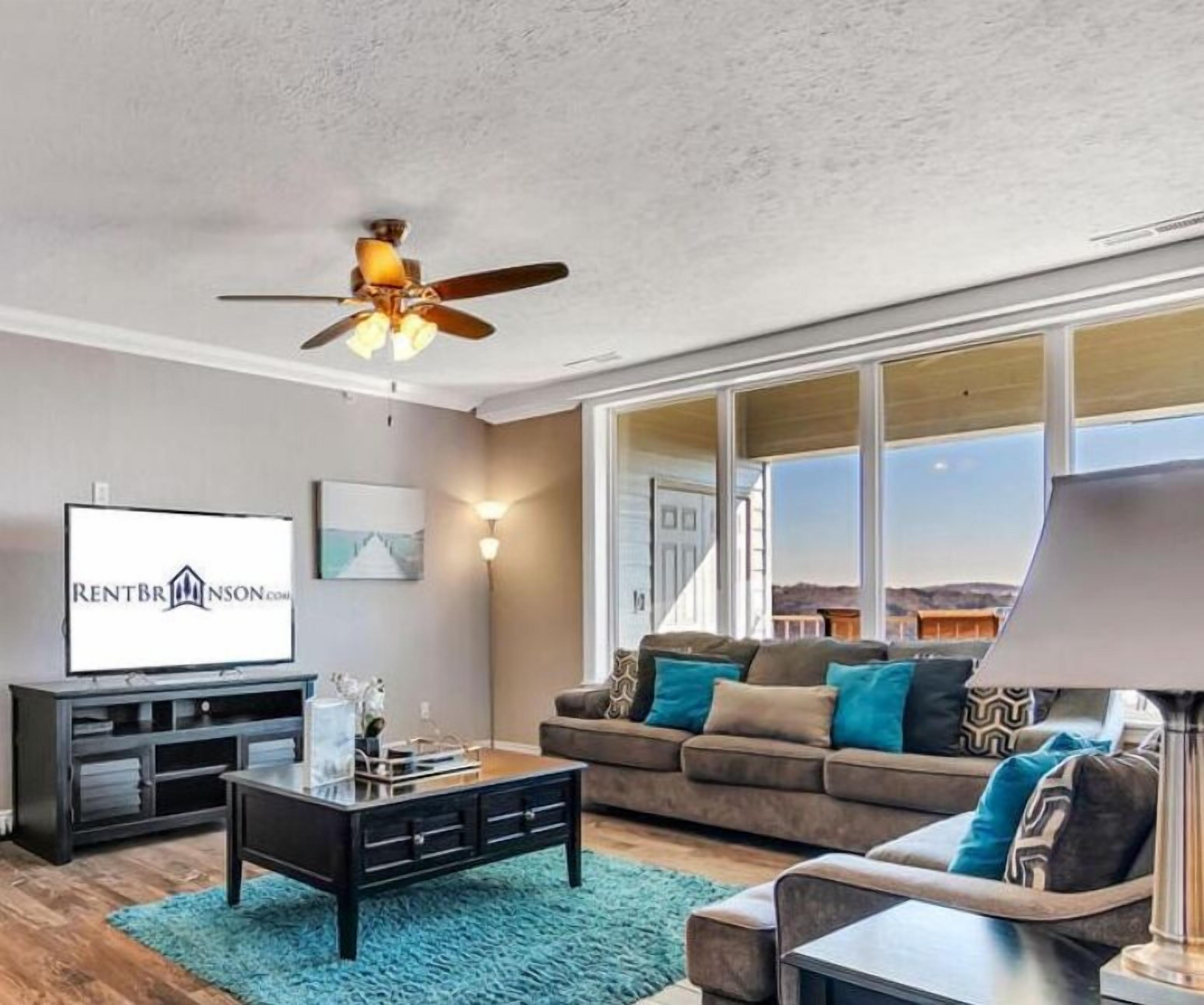 Televisie en een open haard