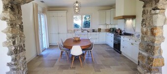 Magnificent villa bathed in sun and surrounded by pine trees and olive trees