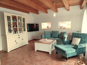 Smart TV, DVD player, stereo - Spacious vacation home (90m²), 3 bedrooms, 2 bathrooms, garden on 2 floors (Krummhörn)