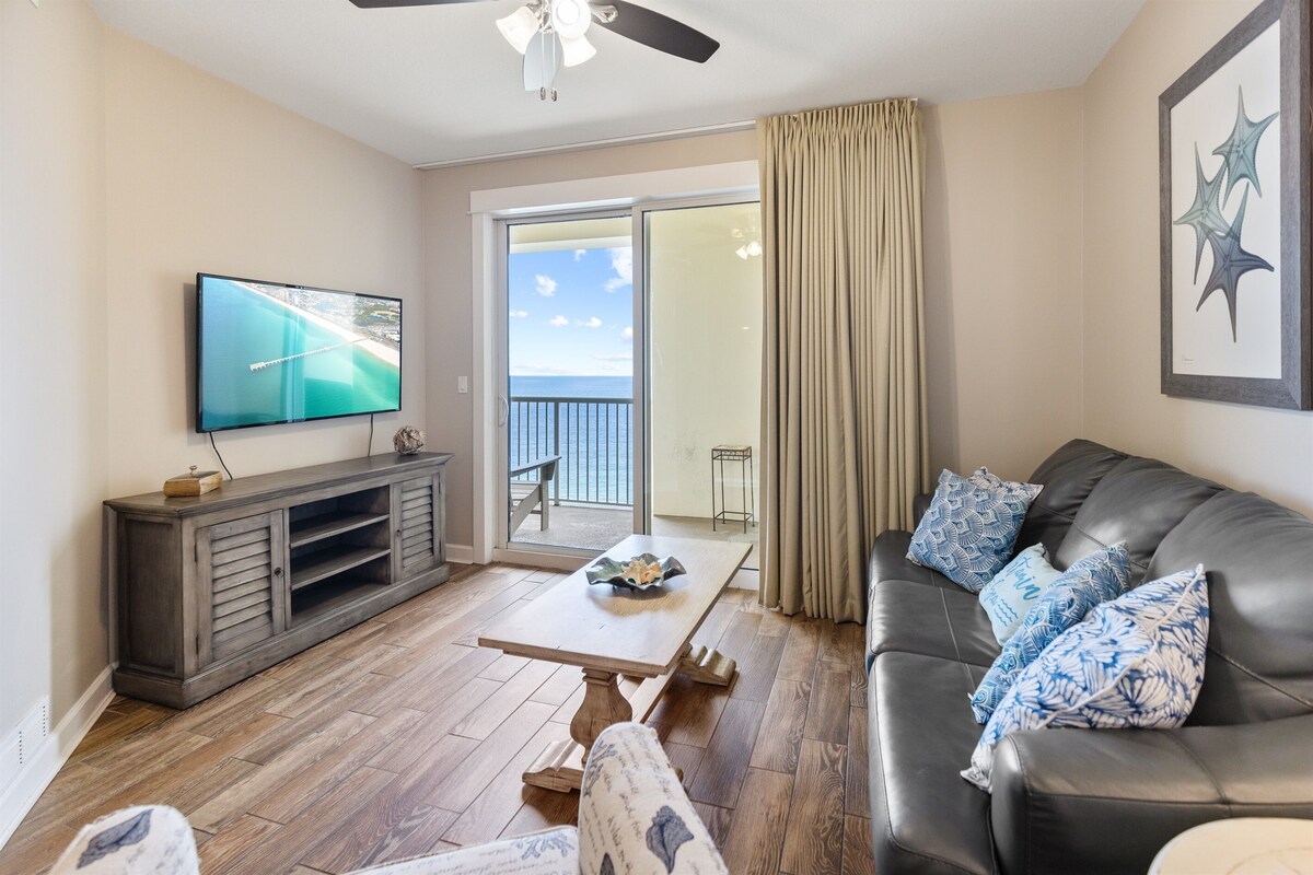 Grand Panama 2004. Huge Balcony with the best views. VIP Beach Service. 5 Star!