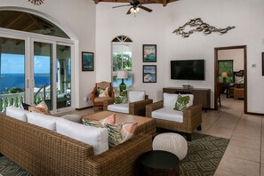 Smart TV - Sea Palms 3 bed 3 1/2 bath. Private pool. 5 min. to Cruz Bay. Sunset views!!! (Cruz Bay)