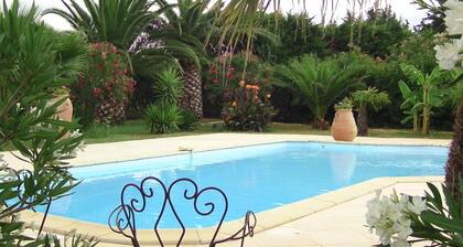 APARTMENT BETWEEN THE SEA AND THE COUNTRYSIDE UNDER THE SUN OF THE FRENCH RIVIERA