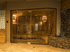 Sauna, tina de hidromasaje, baño de vapor y aguas termales 