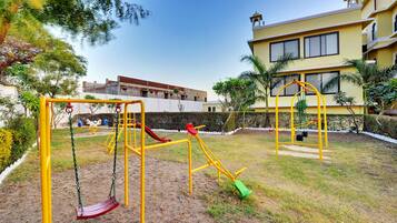 Área de juegos infantiles al aire libre