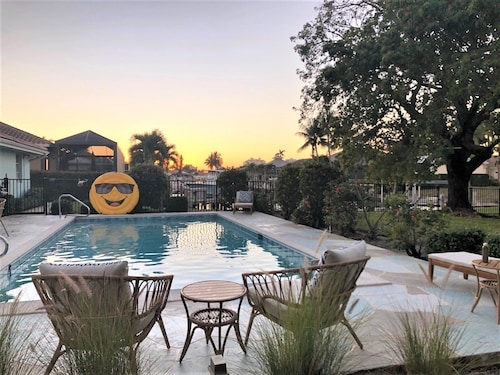 Delightful and cozy Waterfront Single Family Home