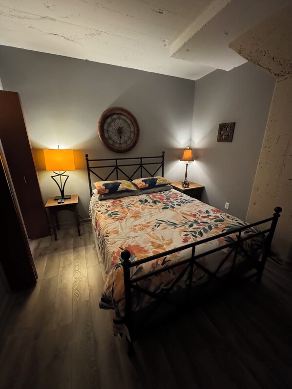 2 bedrooms, desk, iron/ironing board, free WiFi