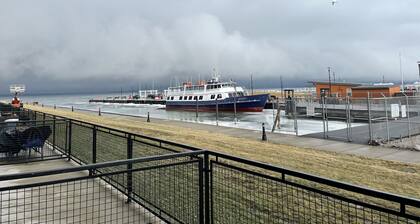 Entire spacious condo on the Water