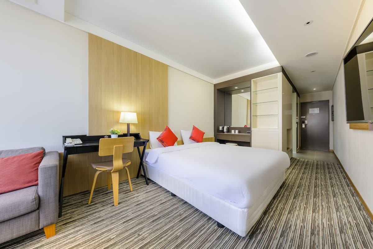 Doppia Deluxe, 1 camera da letto, non fumatori, vista città | Biancheria da letto ipoallergenica, copriletto in piuma