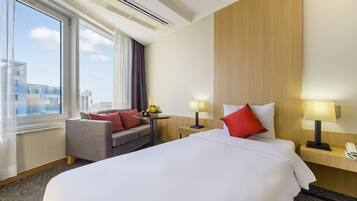 Habitació triple familiar, 1 dormitori, no fumadors, vistes a la ciutat | Vista des de l'habitació