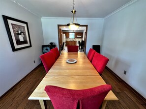 Dining - Large 5 Bed Family Home w/ Indoor Swimming Pool! (Harrow)