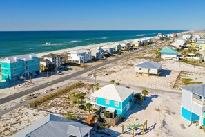 Beach nearby - Family Friendly with Gameroom! Outdoor swings and more! (Navarre)