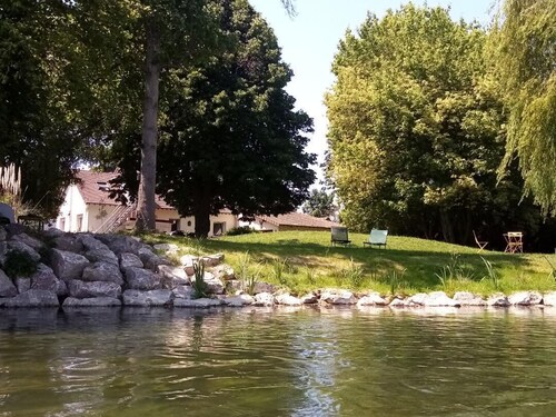 PETIT STUDIO EN MANSARDE - 2 lits simples pour 2 personnes