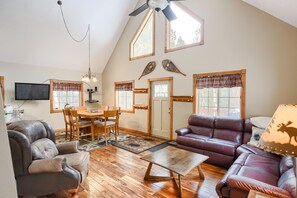 Smart TV, foosball - 3-Level Spacious Cabin w/ Pool Table, Foosball, Close to Terry Peak & Skiing (Lead)