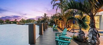 Heated Pool Waterfront Bahama Breeze Escape with Tropical Vibes for a Relaxing Fort Lauderdale Stay!
