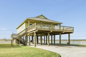 Exterior - Every Bedroom a Suite-Comfort & Privacy by Beach! (Surfside Beach)