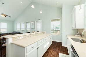 Fridge, microwave, oven, stovetop - Every Bedroom a Suite-Comfort & Privacy by Beach! (Surfside Beach)