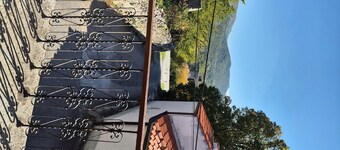 Holiday House with fireplace in the town of Roc