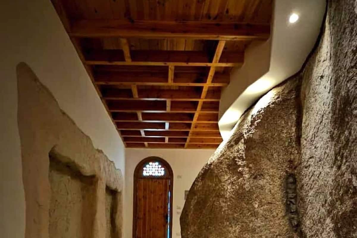 Traditionel studio-suite | Tempur-Pedic-senge, minibar, pengeskab på værelset, individuelt design