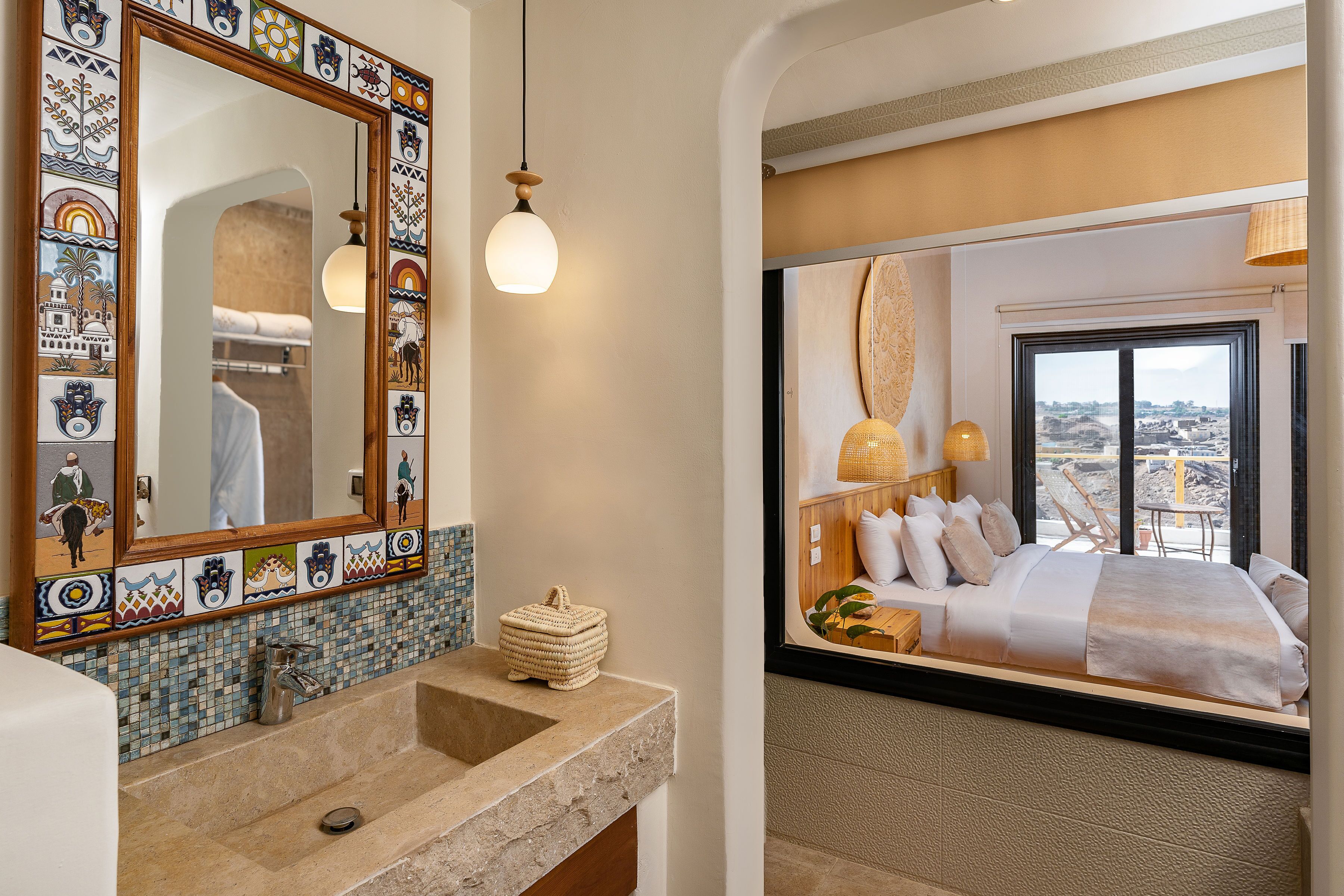 executive studio suite, 1 bedroom, river view | bathroom | shower, rainfall showerhead, free toiletries, hair dryer