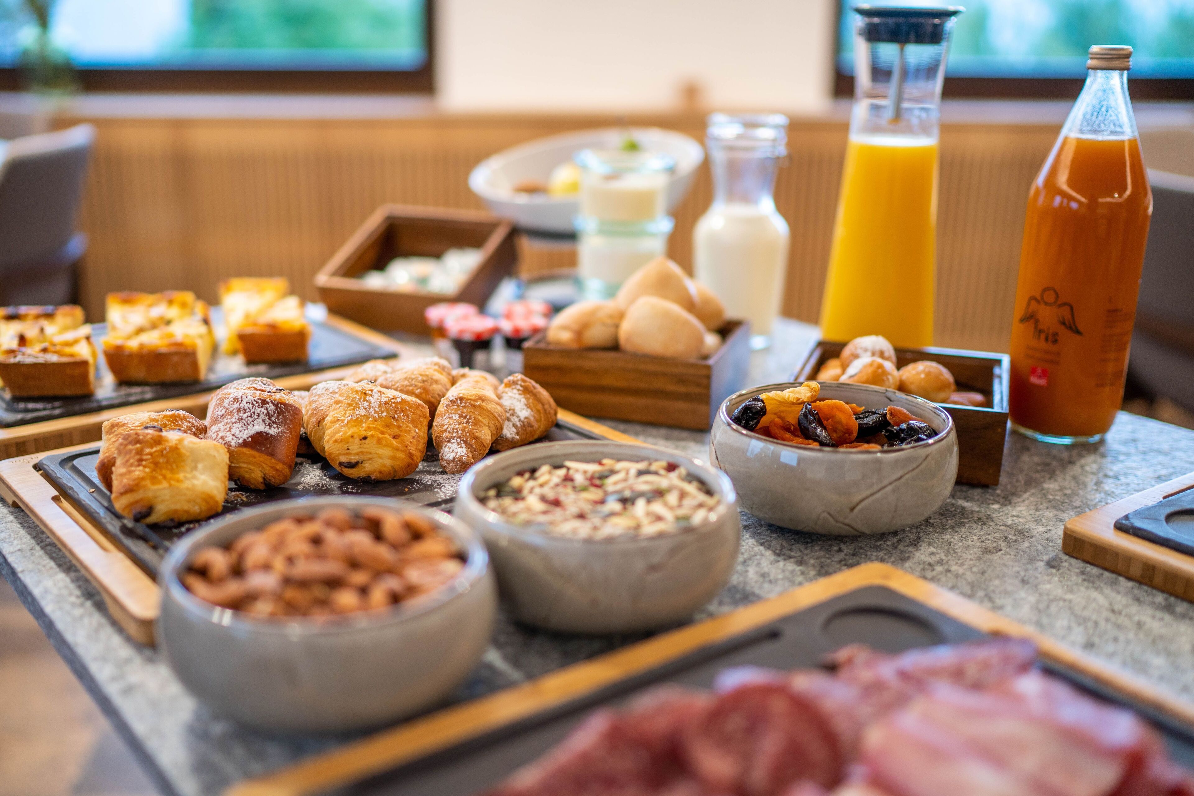 Free daily continental breakfast