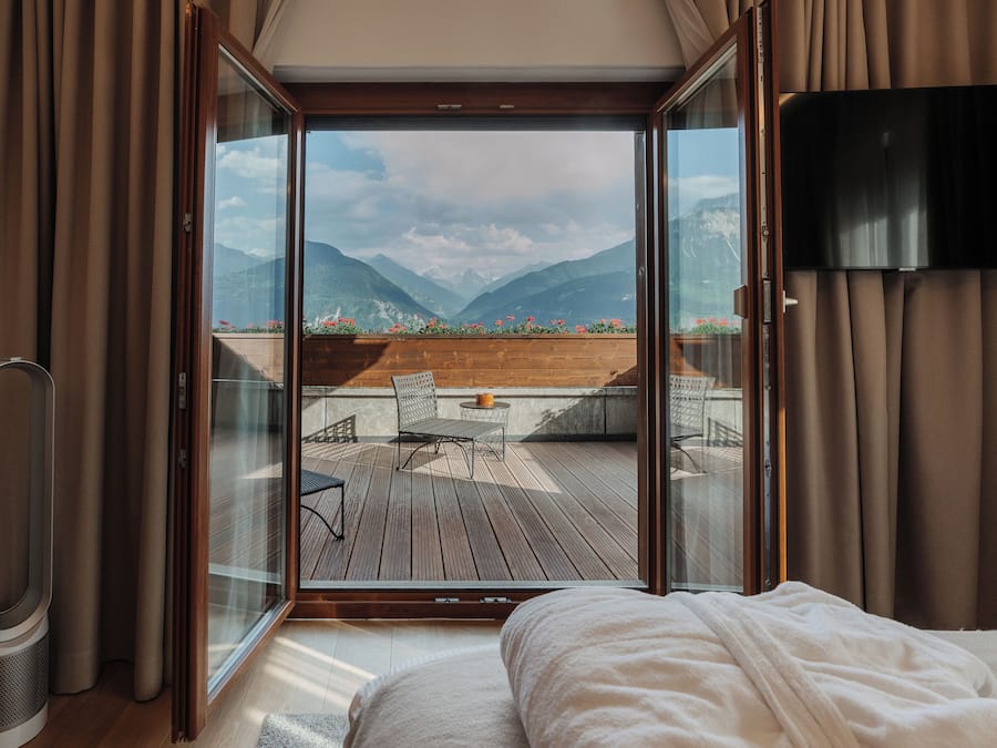 Junior Double or Twin Room, Balcony, Mountain View | Hypo-allergenic bedding, in-room safe, individually decorated