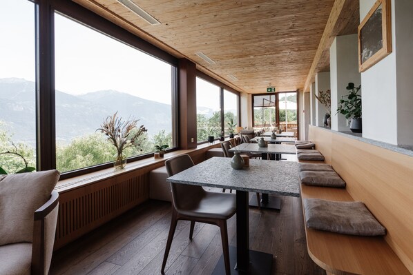 Reception - Hotel Panorama (Crans-Montana)