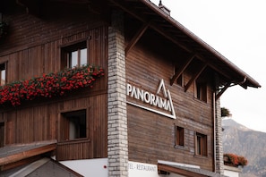 Front of property - Hotel Panorama (Crans-Montana)