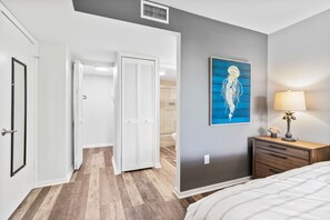 1 bedroom, desk, iron/ironing board, free WiFi - Golf, Sun & Beaches - Meadows in Sarasota by RVA (Sarasota)