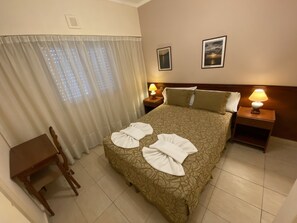 Standard Double Room | In-room safe, individually decorated, individually furnished, free WiFi - Hotel Union (Mar del Plata)