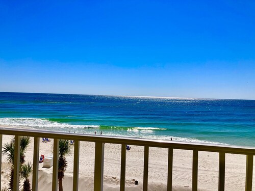 BOOK NOW for a Great GetAway~2 Bedroom/ 3 Bath~Gulf Front!!!!