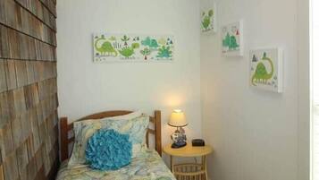 7 bedrooms, desk, iron/ironing board, free WiFi