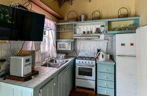 Mikrowelle, Ofen, Herdplatte, Geschirrspüler