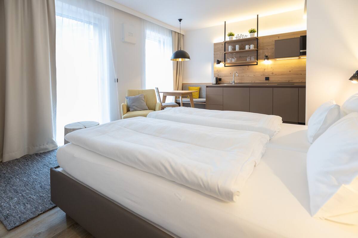 Premium bedding, in-room safe, iron/ironing board (on request)