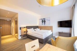 Ylelliset vuodevaatteet, tallelokero huoneessa